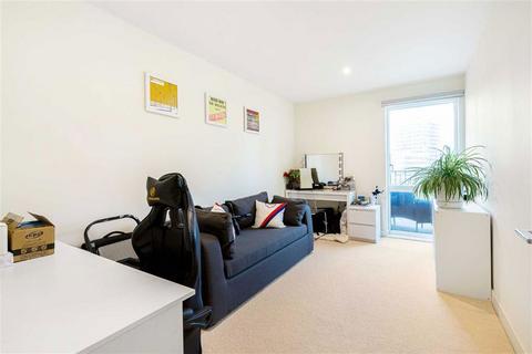 2 bedroom flat for sale, Thunderer Walk, London SE18