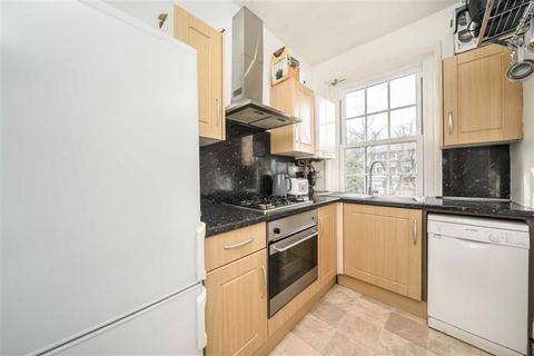 2 bedroom flat for sale, Shooters Hill Road, London SE3