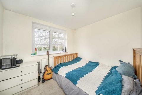 2 bedroom flat for sale, Shooters Hill Road, London SE3