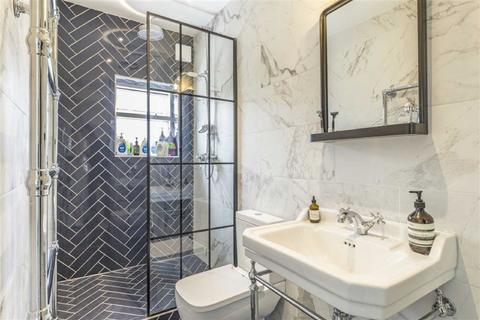 56 Couthurst Road, London, SE3 8TW
