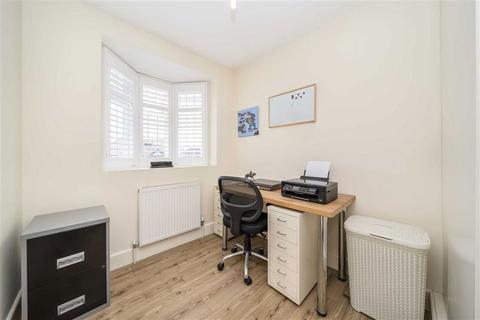 3 bedroom semi-detached house for sale, Broad Walk, London SE3