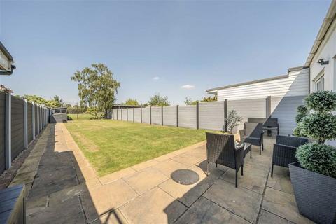 17 Broad Walk, London, SE3 8NE