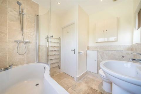 17 Broad Walk, London, SE3 8NE