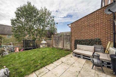 3 bedroom terraced house for sale, Elizabeth Fry Place, London SE18