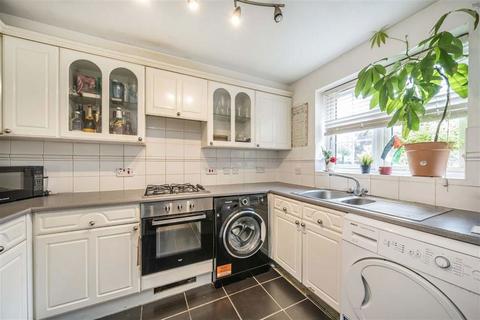 3 bedroom terraced house for sale, Elizabeth Fry Place, London SE18