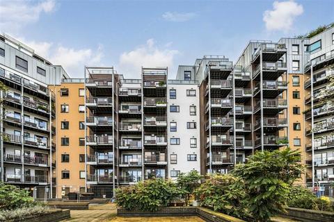 3 bedroom flat for sale, Seren Park Gardens, London SE3