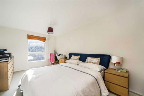 3 bedroom flat for sale, Seren Park Gardens, London SE3