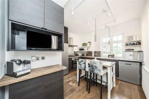 4 bedroom flat for sale, Westcombe Park Road, London SE3