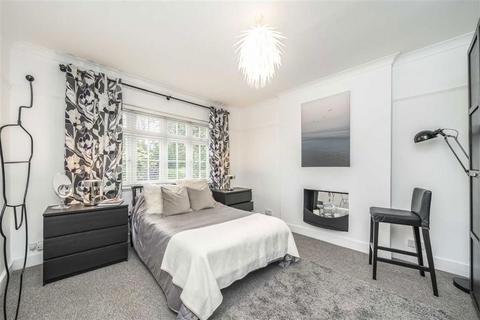 4 bedroom flat for sale, Westcombe Park Road, London SE3