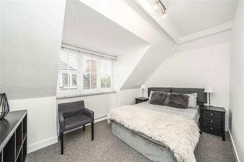 4 bedroom flat for sale, Westcombe Park Road, London SE3