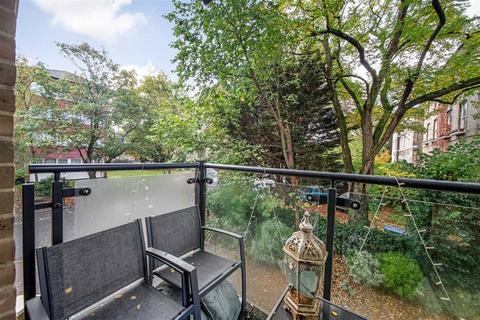 2 bedroom flat for sale, Stratheden Road, London SE3