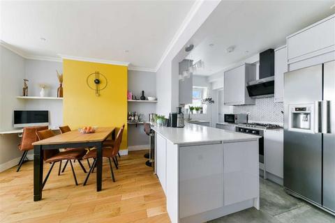 3 bedroom semi-detached house for sale, Shooters Hill Road, London SE3