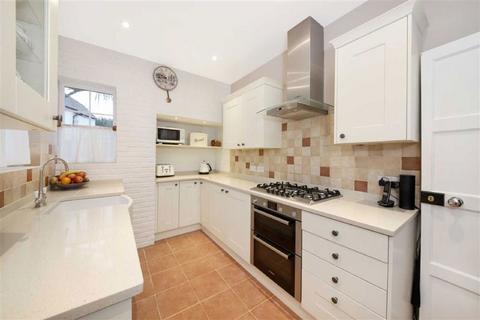 3 bedroom house for sale, Canberra Road, London SE7