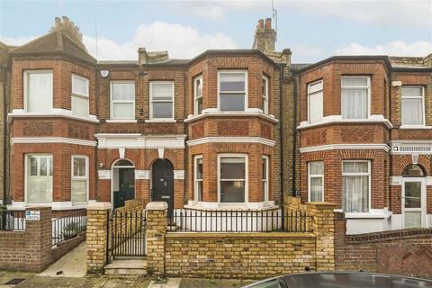 4 bedroom terraced house to rent, Vambery Road, London SE18