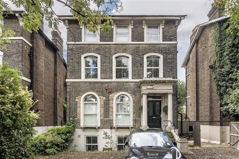 2 bedroom flat for sale, Shooters Hill Road, London SE3