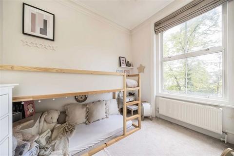 2 bedroom flat for sale, Shooters Hill Road, London SE3