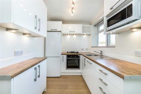 2 bedroom flat for sale, Westcombe Park Road, London SE3