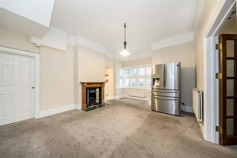 4 bedroom house to rent, Bramshot Avenue, London SE7