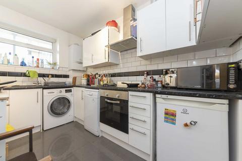 2 bedroom flat for sale, Cromer Street, London WC1H