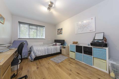 2 bedroom flat for sale, Cromer Street, London WC1H