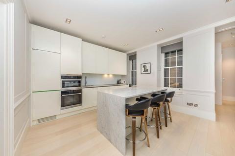 2 bedroom flat for sale, Warwick Court, London WC1R