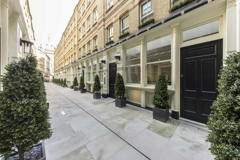 2 bedroom flat for sale, Dyer's Buildings, London EC1N