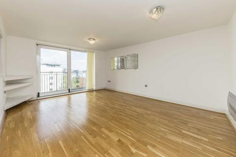 2 bedroom flat to rent, Holland Gardens, Brentford TW8