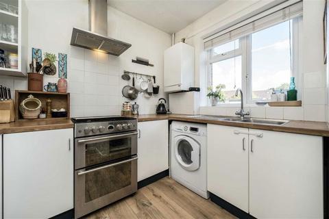 2 bedroom maisonette for sale, Shell Road, London SE13