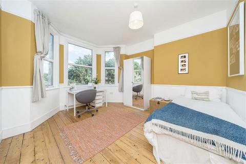 63 Inchmery Road, London, SE6 2NB