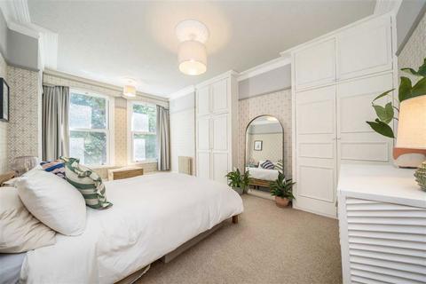 1 bedroom flat for sale, Halesworth Road, London SE13