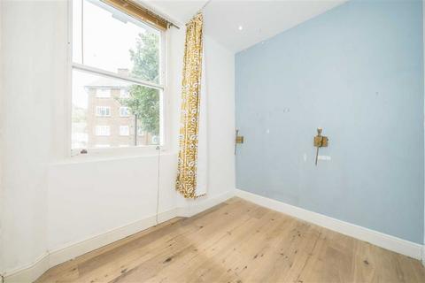 2 bedroom flat for sale, Campshill Road, London SE13