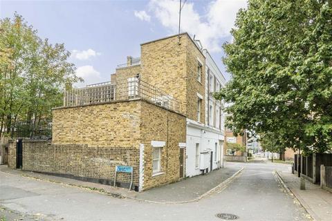 2 bedroom flat for sale, Campshill Road, London SE13