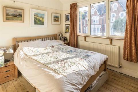 3 bedroom terraced house for sale, Embleton Road, London SE13