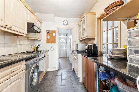 3 bedroom terraced house for sale, Whitbread Road, London SE4