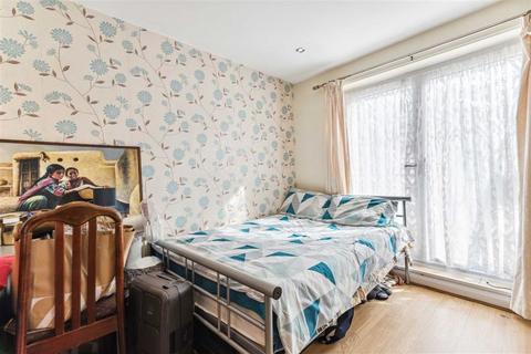 24 Whitbread Road, London, SE4 2BE