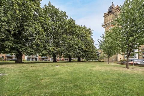 1 bedroom flat for sale, Highfield Close, London SE13