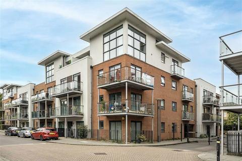 1 bedroom flat for sale, Highfield Close, London SE13