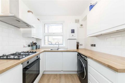 2 bedroom flat for sale, Tressillian Road, London SE4