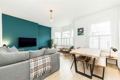 2 bedroom flat for sale, Tressillian Road, London SE4