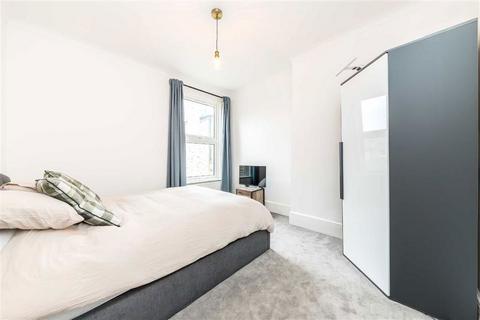 2 bedroom flat for sale, Tressillian Road, London SE4