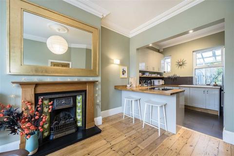 4 bedroom end of terrace house for sale, Torridon Road, London SE6