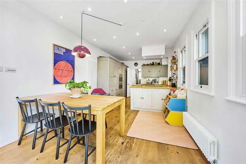 4 bedroom terraced house for sale, Davenport Road, London SE6