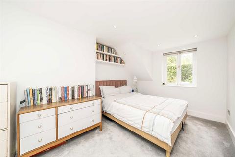 Flat C, 18 Tressillian Road, London, SE4 1YB