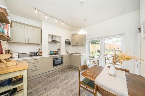 2 bedroom house for sale, Killearn Road, London SE6