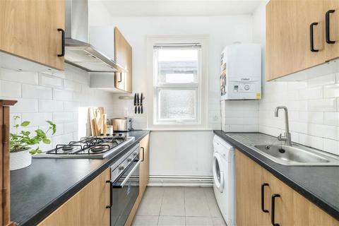 2 bedroom flat for sale, George Lane, London SE13