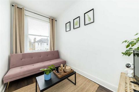 2 bedroom flat for sale, Arngask Road, London SE6