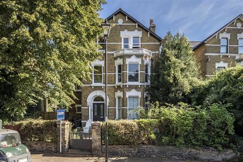 3 bedroom flat for sale, Tressillian Crescent, London SE4