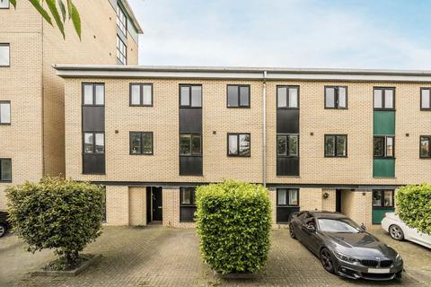 3 Old Bellgate Place, London, E14 3SW