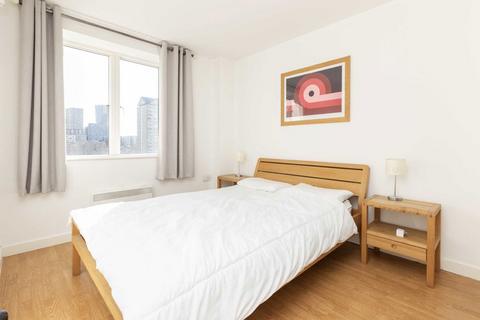 2 bedroom flat for sale, Hutchings Street, London E14