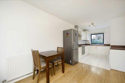 2 bedroom flat to rent, Sturry Street, London E14